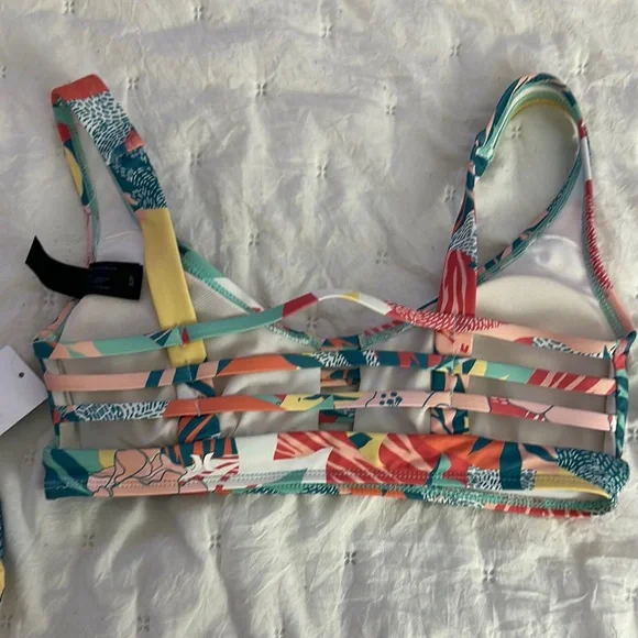 Hurley Tropical Print Bikini Set - Picture 3 of 6